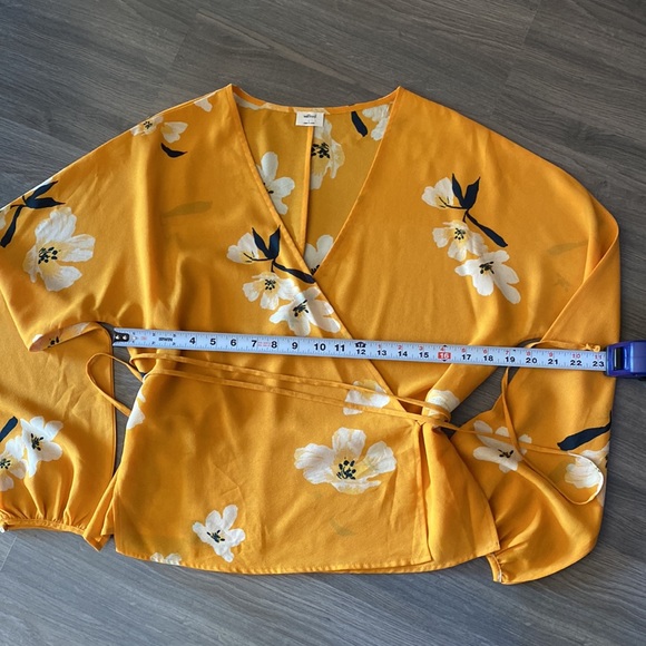 Aritzia WILFRED Lilia Floral Wrap Blouse with Ties available in S and L - Picture 14 of 16